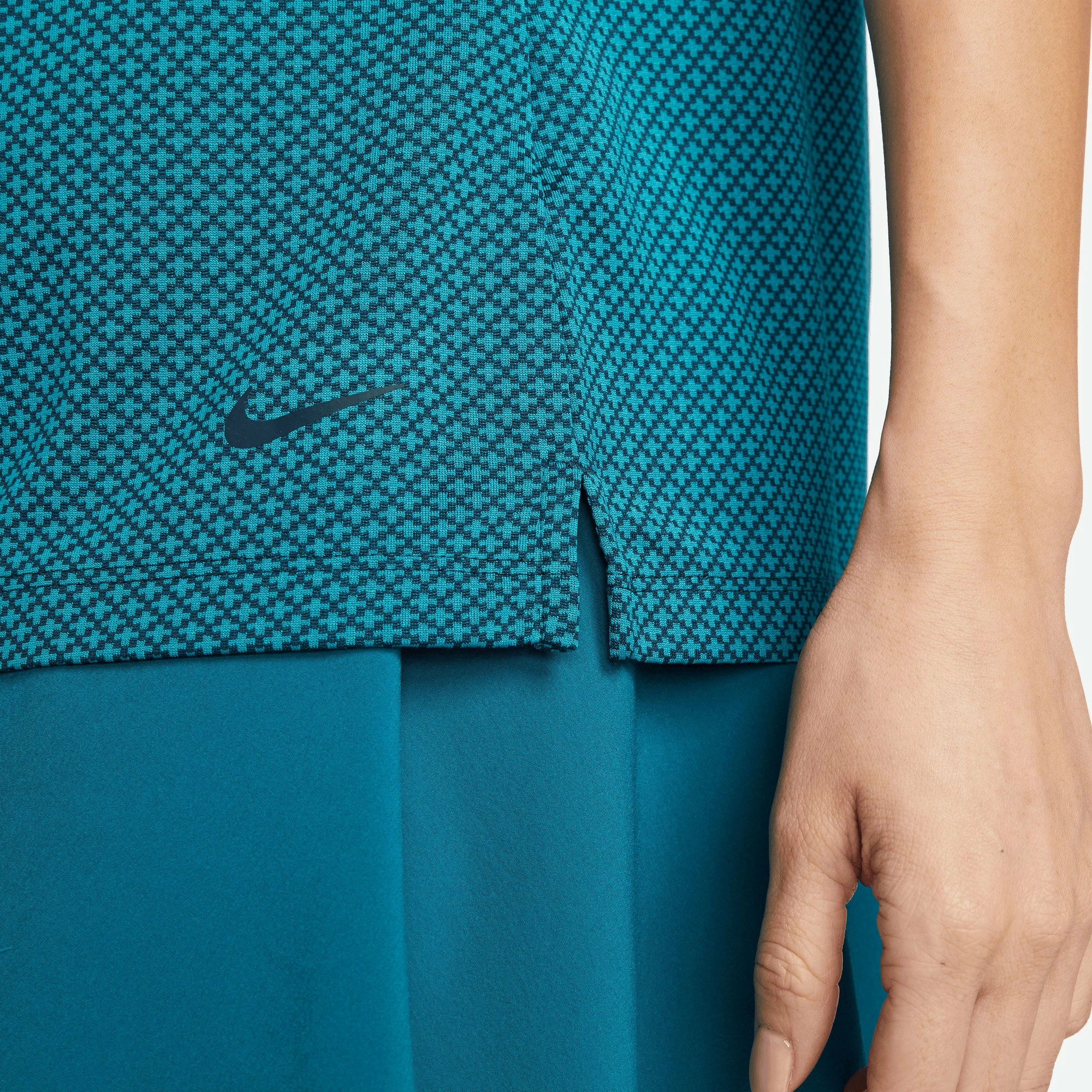 Nike Golf Nike Dri-FIT Victory Textured Womens Golf Polo 3 Nike Golf Nike Dri-FIT Victory Textured Womens Golf Polo - Image 3